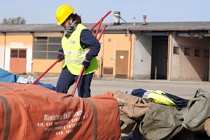 11/04/2015<br>Squadra montaggio tende e lavori al CLC